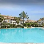 C127 Luxurious Designer Apartment Walk To Puerto Banus