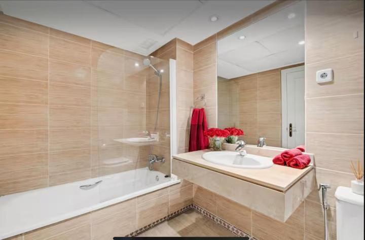 Apartamento C127 Luxurious Designer Walk To Puerto Banus Marbella