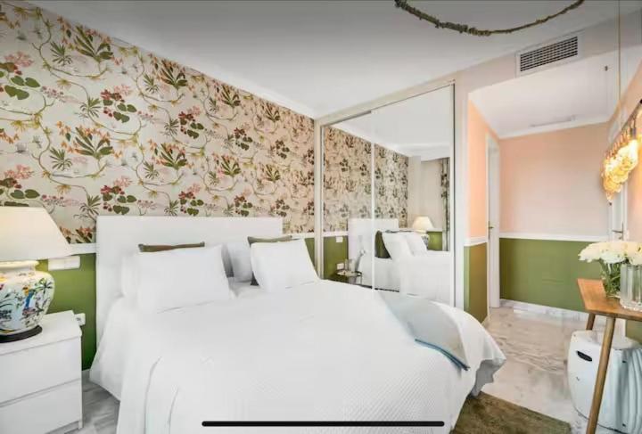 C127 Luxurious Designer Walk To Puerto Banus * Marbella