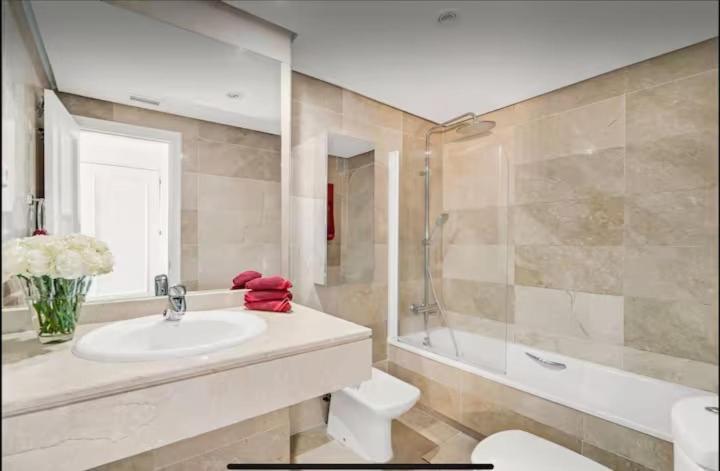Apartamento C127 Luxurious Designer Walk To Puerto Banus